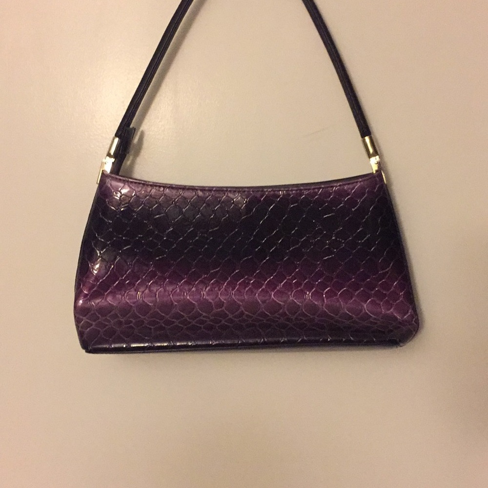 Purple faux snake skin purse - Picture 2 of 7
